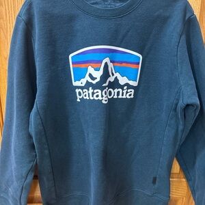 Patagonia Men's Crewneck Sweater in Navy Blue
